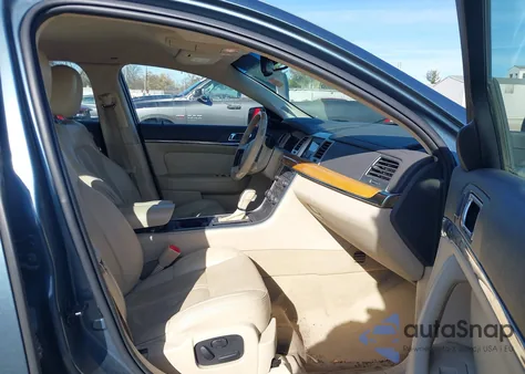 2010 Lincoln Mks из США, поврежденный, VIN 1LNHL9DR5AG609371